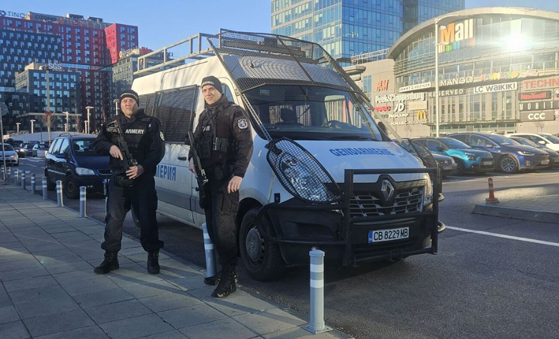 Жандармерията следи за реда в големите градове, командироваха екипи за „Сурва“ в Петрич Жандармерията следи за реда в големите градове, командироваха екипи за „Сурва“ в Петрич - Инфомрежа