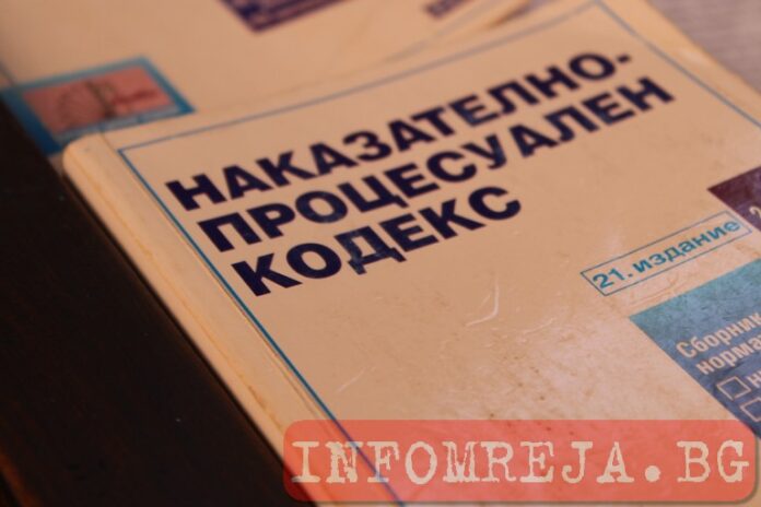 Хазартно зависим ограби два пъти трудно подвижна жена, седяла докато ѝ взимал парите