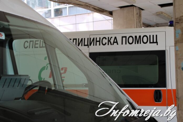15-годишен катастрофира с кола, удари се в дърво, рани приятел