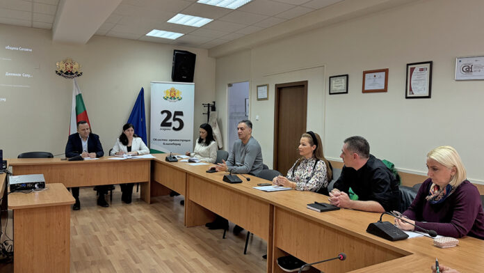 Еврото в Благоевград: Процесът протича спокойно, но опашките за монети продължават
