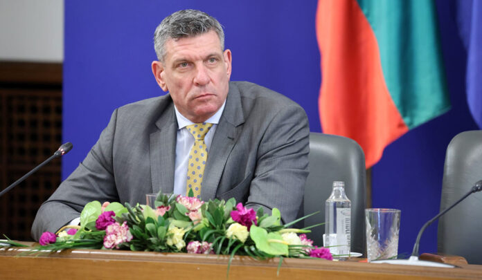 Властта затяга контрола: Регулярни срещи между МВР и областни управители преди изборите