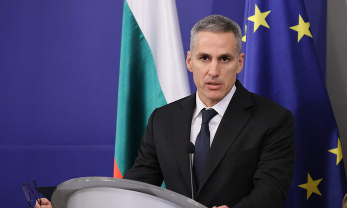 Премиерът Гюров: Няма директна опасност за България, не участваме в конфликта