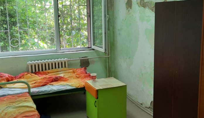 Доклад на омбудсмана за 2025 г.: Нова дрога „билка“ в затворите и деца в интернати под 14 г.