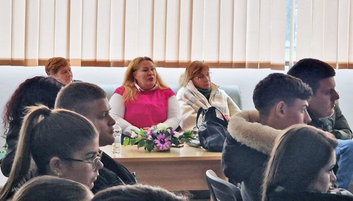 Вивиа Ники омагьоса публиката в Белица с филм за „скритата красота“ на Северното Черноморие