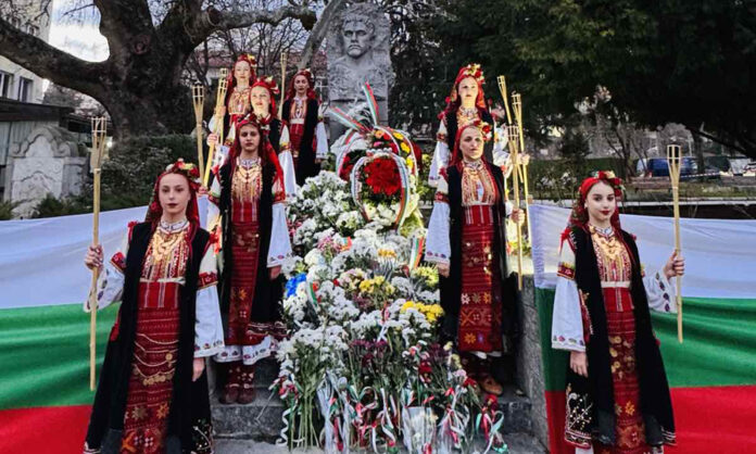 Петрич и Сандански пазят паметта за Левски жива