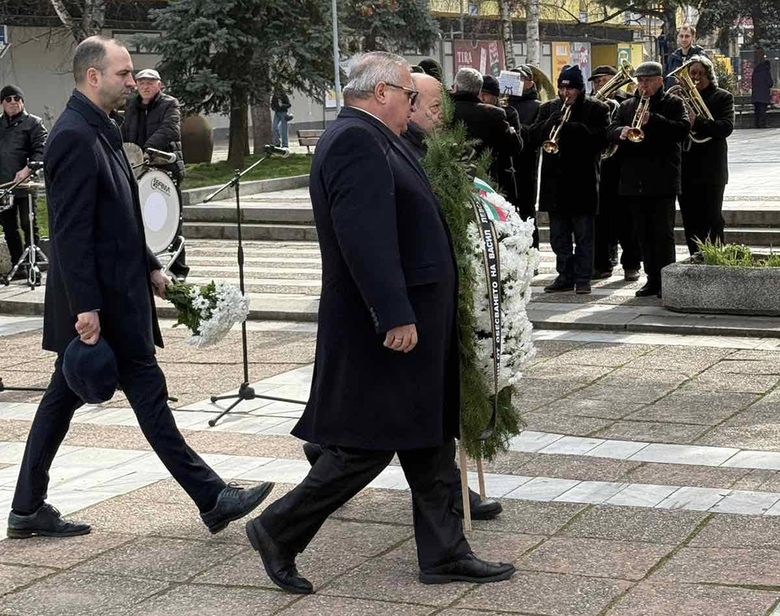 С почетен караул и детски рецитали Кюстендил почете паметта на Васил Левски С почетен караул и детски рецитали Кюстендил почете паметта на Васил Левски - Инфомрежа