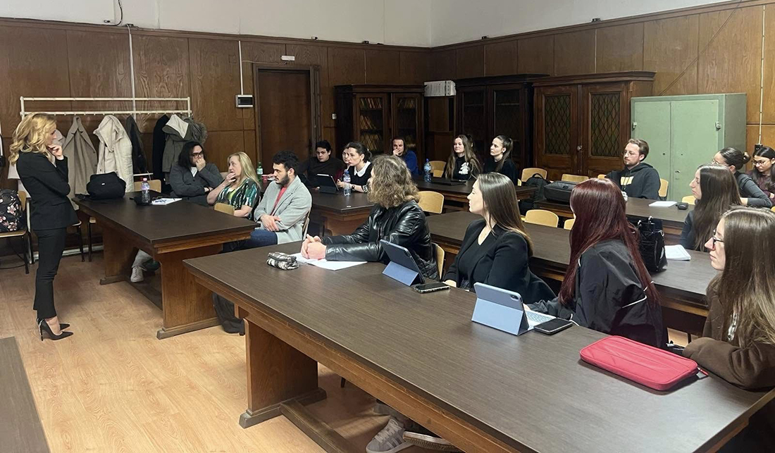 Мария Цънцарова стана преподавател в СУ, ще учи студентите на критично мислене и политическа журналистика Мария Цънцарова стана преподавател в СУ, ще учи студентите на критично мислене и политическа журналистика - Инфомрежа