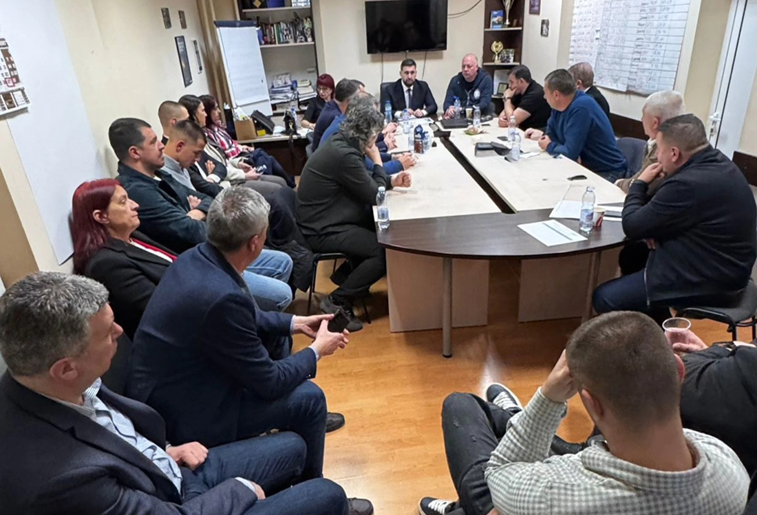 Отново! ГЕРБ залага на бившия премиер Росен Желязков като водач в Пиринско Отново! ГЕРБ залага на бившия премиер Росен Желязков като водач в Пиринско - Инфомрежа