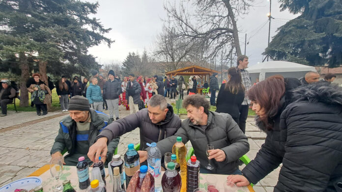 Нова традиция: Село Бараково отпразнува първия си Трифон Зарезан
