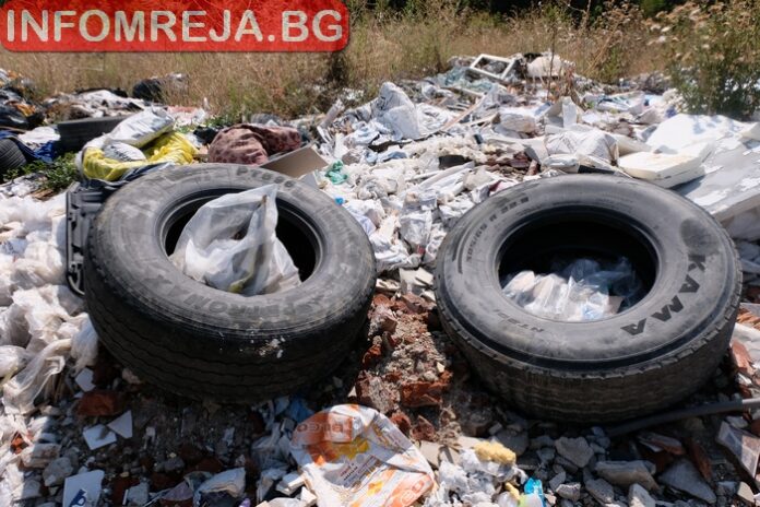 Голям пожар край Разград засегна склад за стари автомобилни гуми