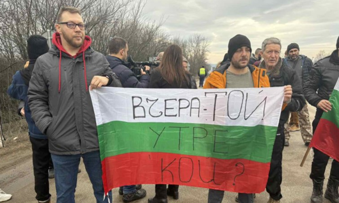 Протестиращи отново блокираха главен път Е-79