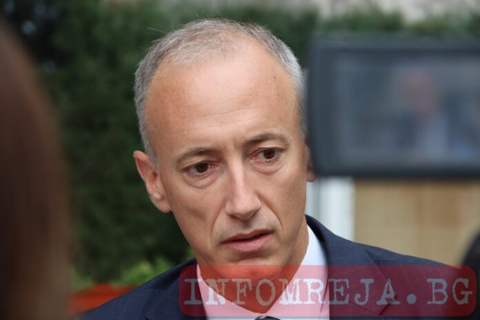 Вълчев за „Космос“: Педагогическият колектив прилича на приятелски кръг, Калушев е бил там само веднъж