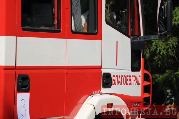 Пожар в жилище в Благоевград нанесе щети
