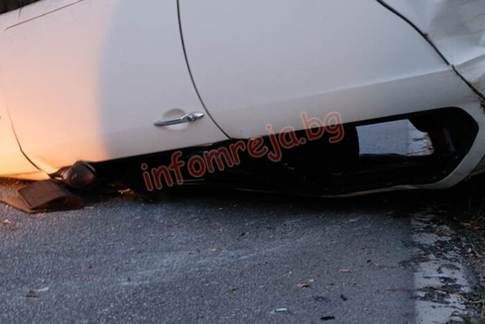 Пияна шофьорка блъсна две коли и се обърна по таван