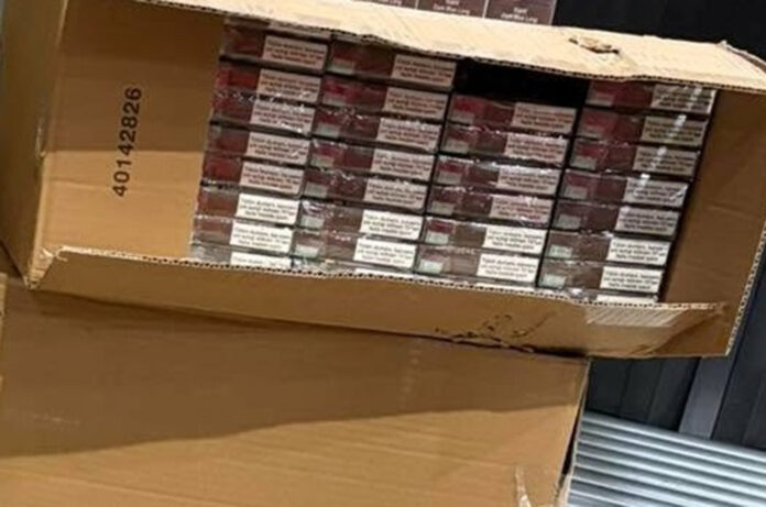 Митничари на Лесово задържаха 280 000 къса контрабандни цигари, скрити в пратка с хладилници