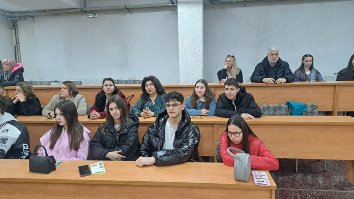 Д-р Миланова и д-р Тасева вдъхновиха ученици от Кочериново в Деня на отворените врати в ЮЗУ