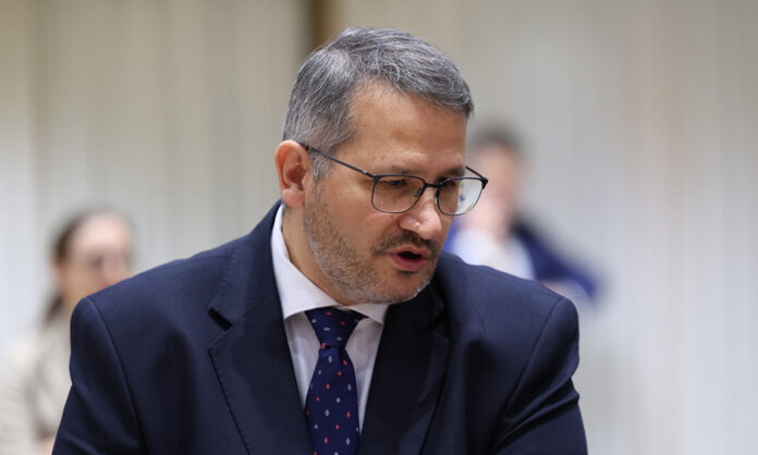 Христанов: Евтиният внос на мляко подбива пазара и застрашава българските фермери