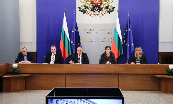Рязък ръст на желаещите да гласуват в чужбина отчитат от Външно