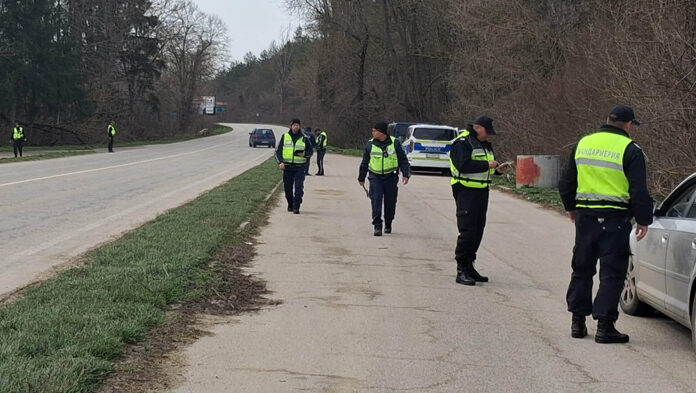 Акция „Избори“ в Силистра: Иззеха списъци, незаконно оръжие и дървесина при масови проверки