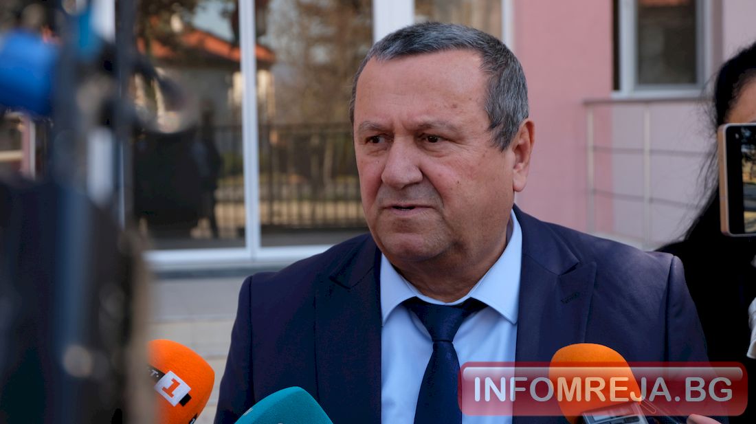 Министър Адемов мисли за предложение на един каубой от „Струмско“ Министър Адемов мисли за предложение на един каубой от "Струмско" - Инфомрежа