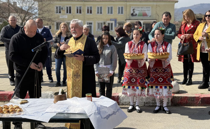 Първа копка в Кърналово: Община Петрич решава дългогодишния проблем с водоснабдяването