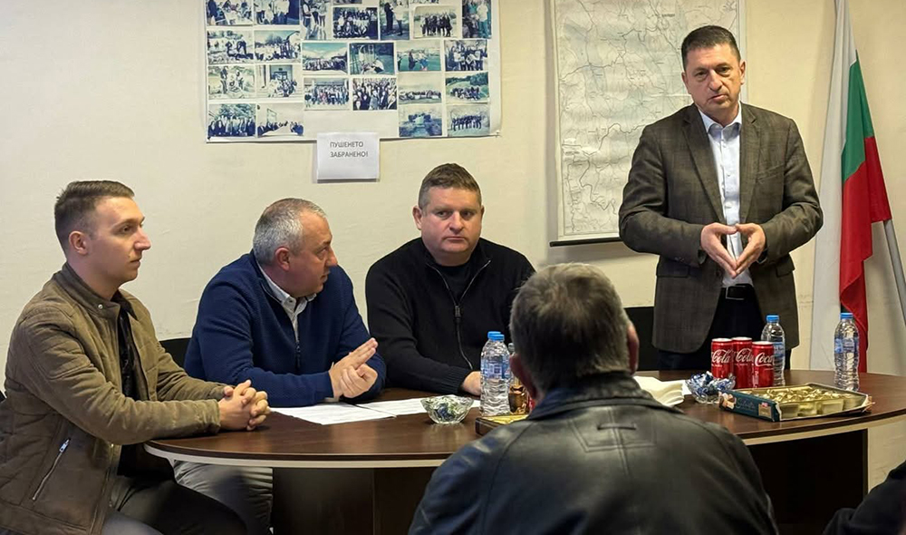 Път на младите! Общински съветник и танцьор от „Българе” повежда кампанията на ГЕРБ в Бобов дол Път на младите! Общински съветник и танцьор от „Българе” повежда кампанията на ГЕРБ в Бобов дол - Инфомрежа