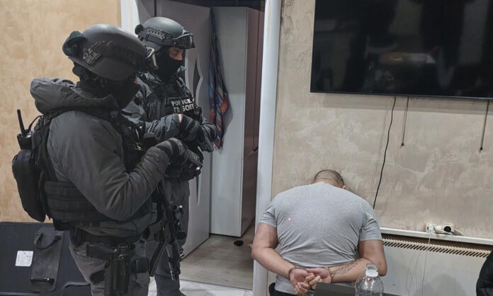 8 задържани след акция на ГДБОП за трафик на хора