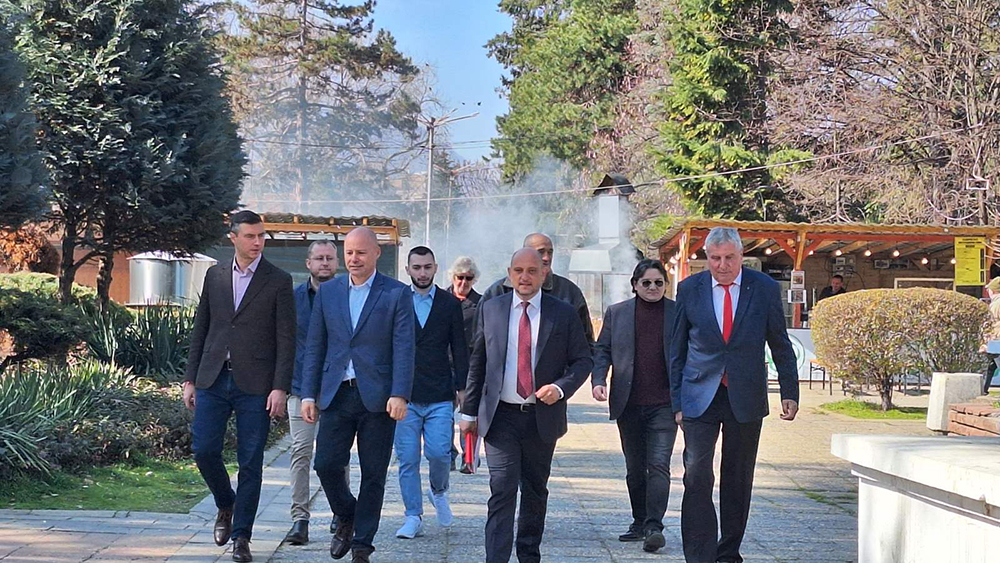 Осем кандидати на „БСП – Обединена левица“ тръгват към изборите в Кюстендил, води ги д-р Иван Ибришимов Осем кандидати на „БСП – Обединена левица“ тръгват към изборите в Кюстендил, води ги д-р Иван Ибришимов - Инфомрежа