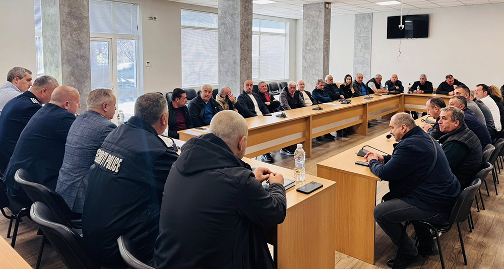 Сигурността в Сандански: Кметът Стоянов и новият началник на полицията координират мерки за обществения ред Сигурността в Сандански: Кметът Стоянов и новият началник на полицията координират мерки за обществения ред - Инфомрежа