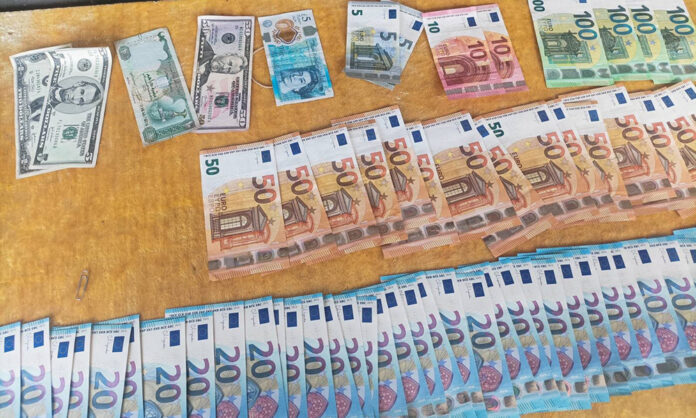 Пари и списък с имена откриха в Павликени, има задържан