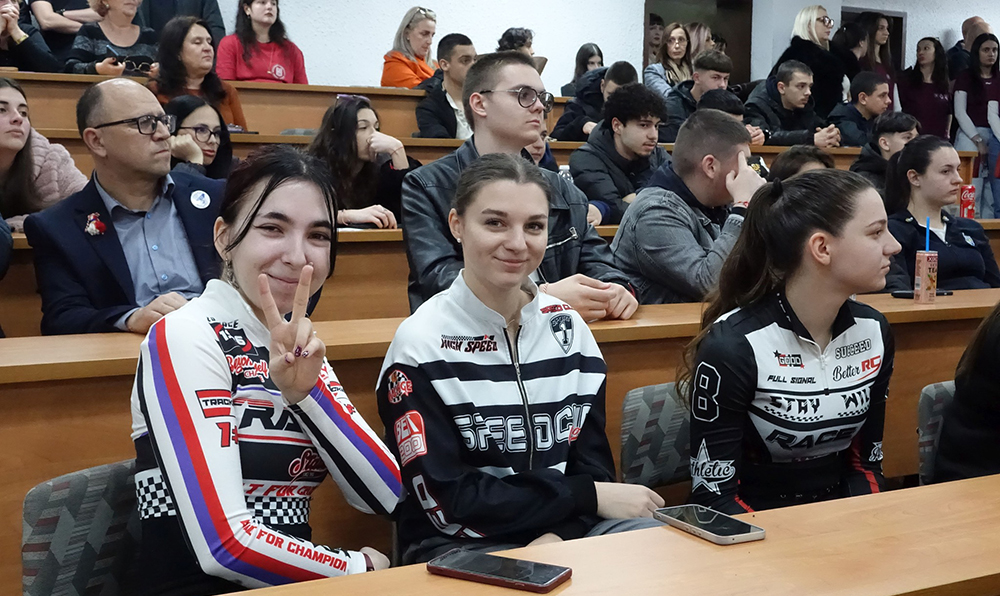 Празник на знанието в Благоевград: ЮЗУ представи възможностите за образование и кариера Празник на знанието в Благоевград: ЮЗУ представи възможностите за образование и кариера - Инфомрежа