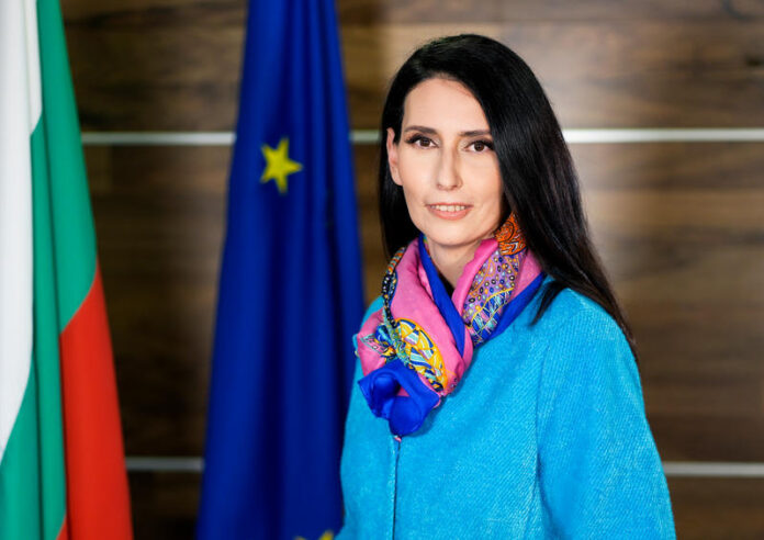 След указ на президента: Николай Найденов сменя Ангелина Бонева в регионалното министерство
