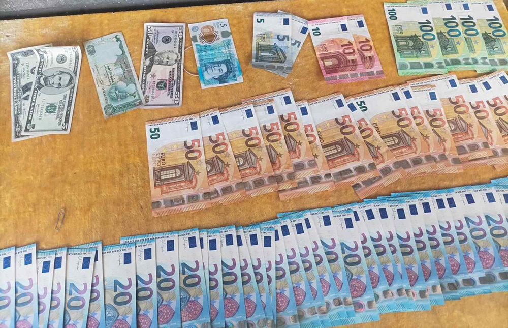 МВР удари купувачи на гласове и в Сухиндол и Стражица, откриха списъци с имена и валута МВР удари купувачи на гласове и в Сухиндол и Стражица, откриха списъци с имена и валута - Инфомрежа