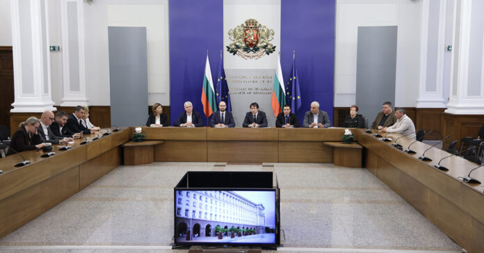 Кабинетът отпусна 31,3 млн. евро за 5% ръст на заплатите в ключови държавни сектори