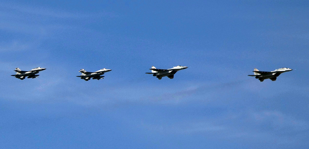Гърция разполага система „Пейтриът“ и изтребители F-16 за охрана на българското небе Гърция разполага система „Пейтриът“ и изтребители F-16 за охрана на българското небе - Инфомрежа