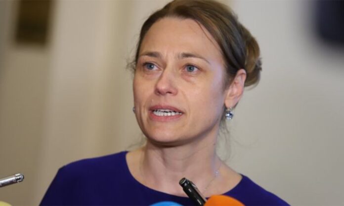 Промени преди старта: Митева няма да бъде водач на листа на Радев