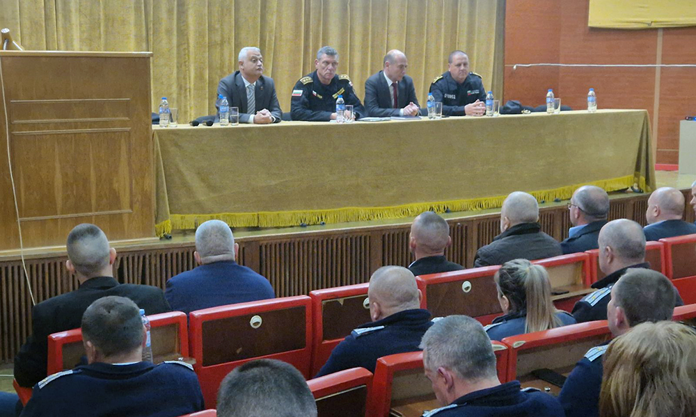 След операцията в Пиринско: Не откриха пари, само списъци, 38 са задържани - Инфомрежа
