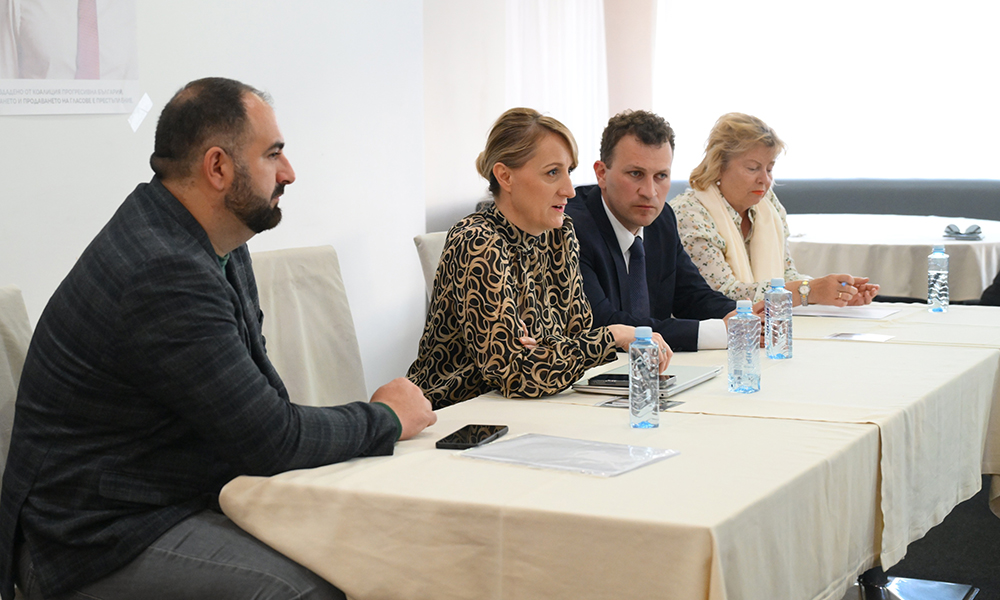 Представители на „Прогресивна България“ проведоха срещи с предприемачи и граждани в Гоце Делчев Представители на „Прогресивна България“ проведоха срещи с предприемачи и граждани в Гоце Делчев - Инфомрежа