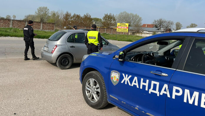 Полицейска акция във Видинско: Иззеха списъци с имена и парични суми при обиски, четирима са задържани