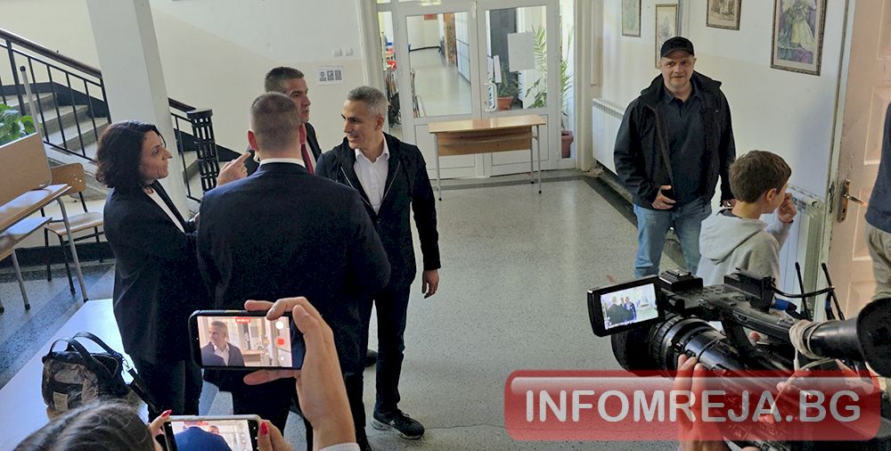 Андрей Гюров от любимия Благоевград: Гласувах за България, в която в парламента се влиза с идеи, а не с пари Андрей Гюров от любимия Благоевград: Гласувах за България, в която в парламента се влиза с идеи, а не с пари - Инфомрежа