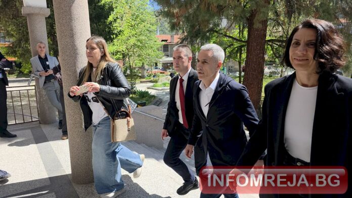 Андрей Гюров от любимия Благоевград: Гласувах за България, в която в парламента се влиза с идеи, а не с пари