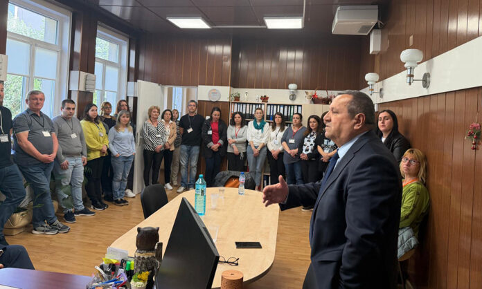 Служител на Дирекция „Социално подпомагане“ бил на номиниране на кандидатски листи