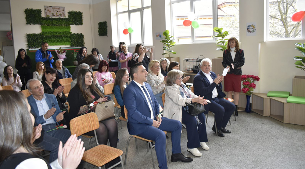 Иновации в Кочериново: СУ „Христо Ботев“ откри модерни STEM кабинети за бъдещите инженери Иновации в Кочериново: СУ „Христо Ботев“ откри модерни STEM кабинети за бъдещите инженери - Инфомрежа