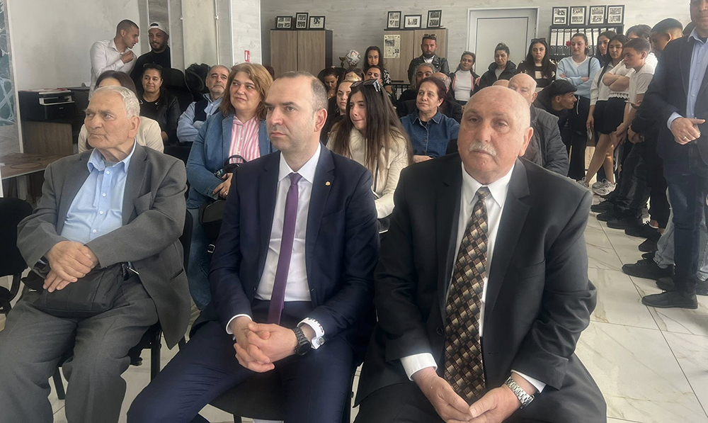 Сдружение „ЛАРГО“ отличи кмета на Кюстендил за принос към еманципацията на ромската общност Сдружение „ЛАРГО“ отличи кмета на Кюстендил за принос към еманципацията на ромската общност - Инфомрежа