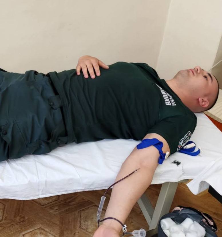 Личен пример за човечност: 100 стажанти от „Гранична полиция“ дариха кръв Личен пример за човечност: 100 стажанти от „Гранична полиция“ дариха кръв - Инфомрежа