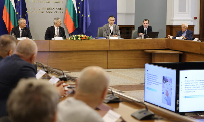 Спортът като обединяваща кауза постави Митко Бербатов на масата на Гюров