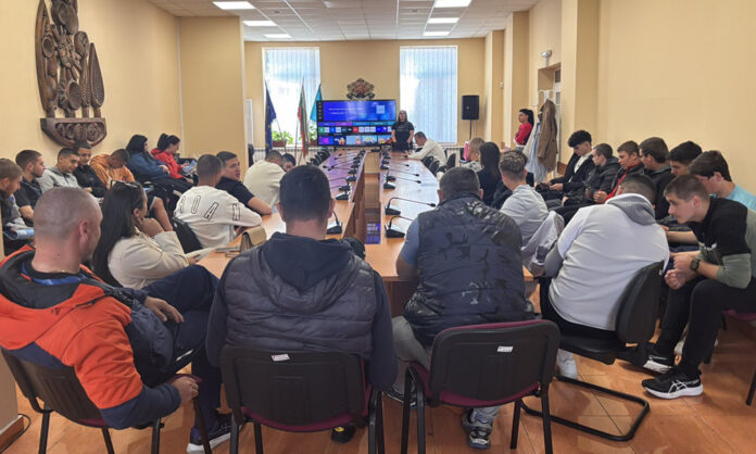 Ученици от Разлог се запознаха с възможностите за обучение в НСА