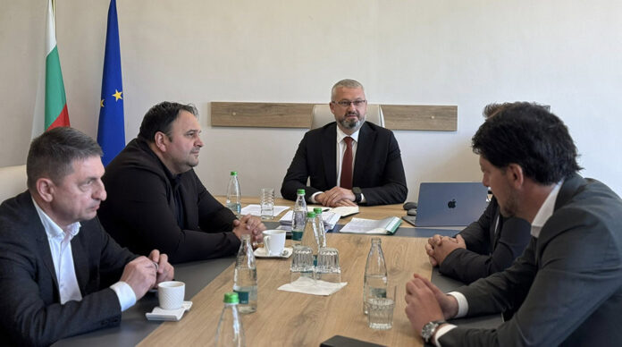 Областният управител на Кюстендил и новите депутати се обединиха около Коридор №8