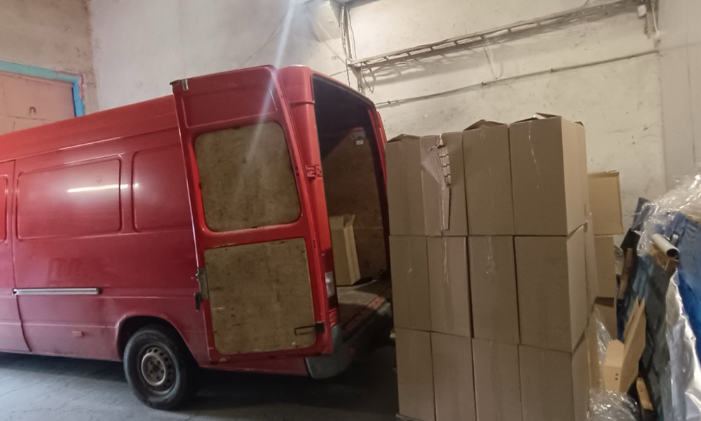 Разбиха нелегална фабрика за цигари в Дупница, двама са задържани Разбиха нелегална фабрика за цигари в Дупница, двама са задържани - Инфомрежа