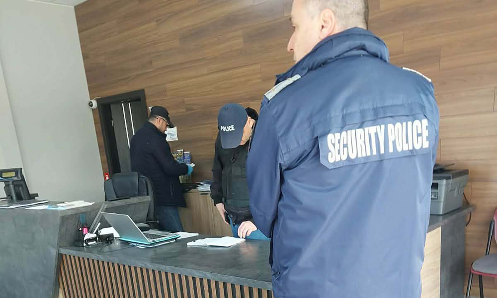 Задържани в Силистра със списъци с имена, във Варна разбиха ОПГ Задържани в Силистра със списъци с имена, във Варна разбиха ОПГ - Инфомрежа